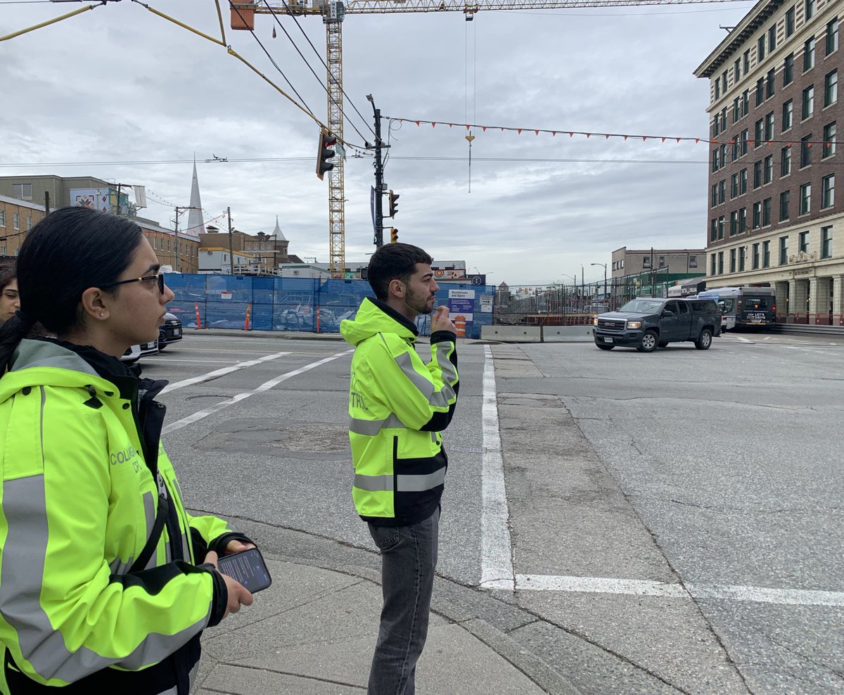 CollingwoodcpcC's tweet photo. 3/3
@CollingwoodCPC
1st #Patrol, Thur.,
April 10th, #Team
#MountPleasant enjoyed our coffee but helped a citizen having parking issue.
2hr shift almost done, it was RTO time.
We’re known as
@CollingwoodCPC &
we patrolled a wide area within the @CityofVancouver
#CommunityCPC https://t.co/56aAaoWMmf