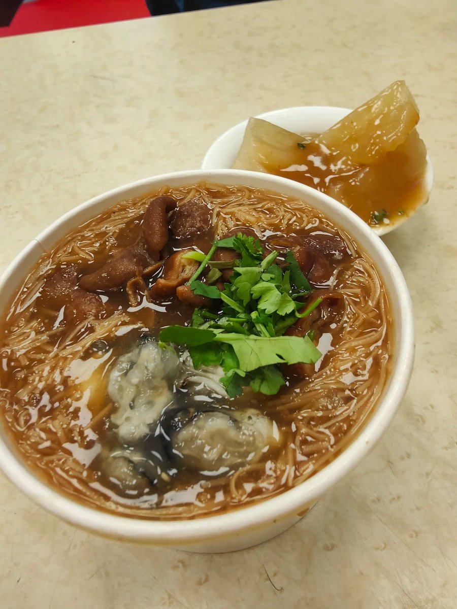 daliahgn's tweet image. はるきめんせんは、ぱっとしないお店ですが、テレビにも出ていたり、芸能人が食べに来たりしている有名店ですよ。 👍
#おいしい老舗です
#道人グルメです
#台湾グルメです