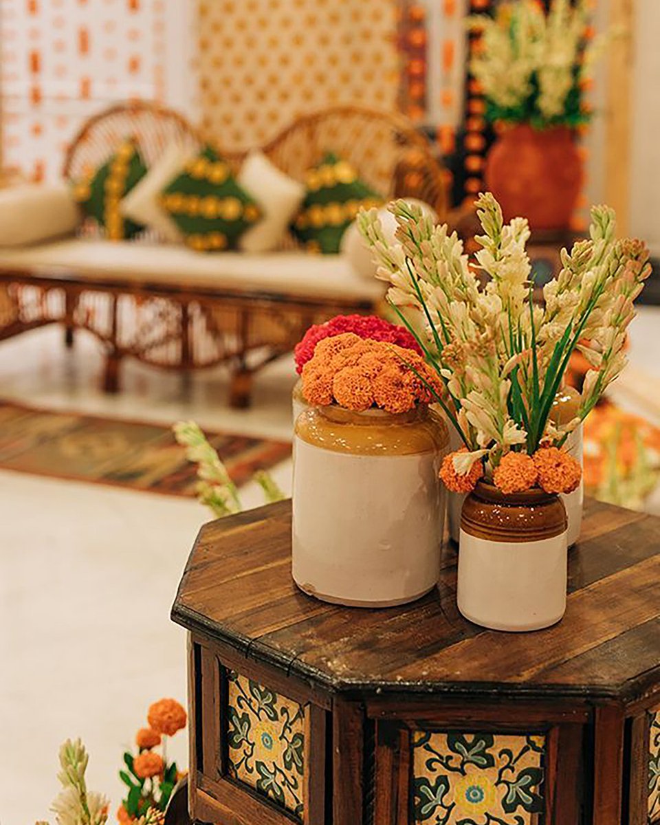 Calcutta_Times's tweet photo. Bring in the festive feels with nature’s touch 🍃✨
Think fresh petals, lush greens and 0 stress—your guide to effortless Naboborsho decor is here!
#BoishakhBeauty #FestiveVibesOnly #PetalsPlease #PlantHack #Plantdecor #Homedecor #Nature #BengaliNewYear #PoilaBaishakh https://t.co/n3Gmj9m7To