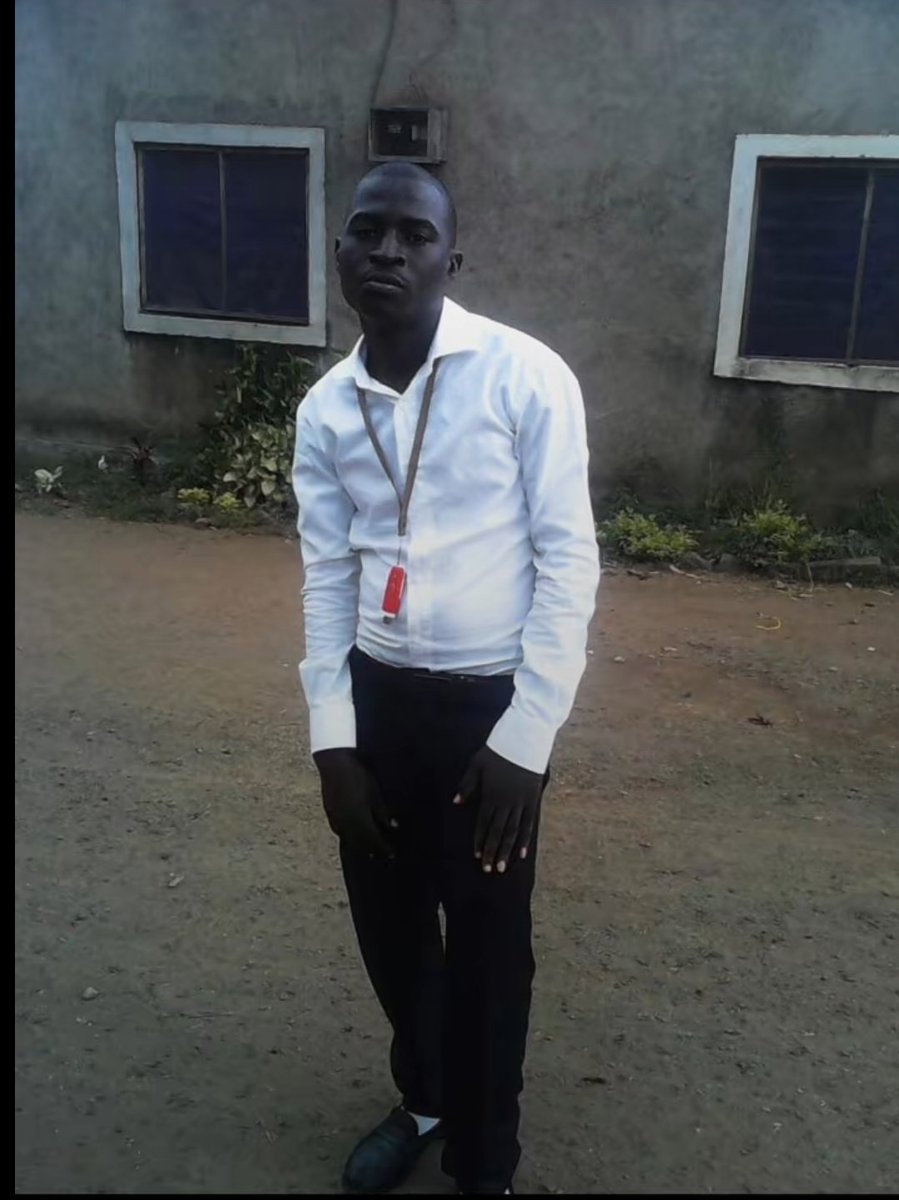 MkoloniB's tweet photo. Wekeni no apo chini muokote https://t.co/V5KeiXZy61