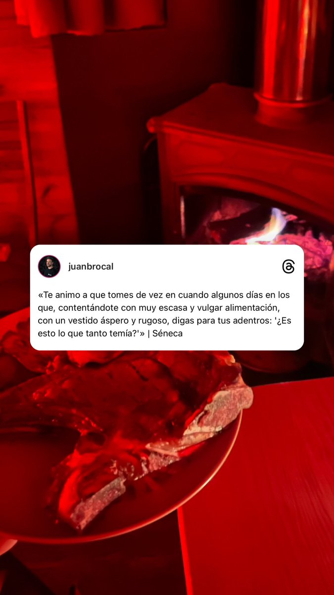 JuanBrocal's tweet photo. «Te animo a que tomes de vez en cuando algunos días en los que, contentándote con muy escasa y vulgar alimentación, con un vestido áspero y rugoso, digas para tus adentros: '¿Es esto lo que tanto temía?'» | Séneca 
#filosofia #frases #seneca #estoicismo https://t.co/3azgbHcdN4
