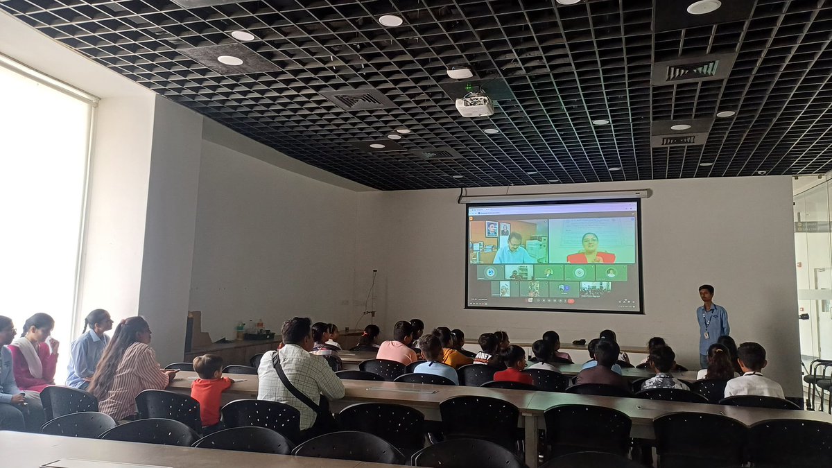 RscBhuj's tweet photo. Mind-expanding experiences like these inspire the next gen of quantum pioneers.On #WorldQuantumDay, @InfoGujcost &amp; @IAPTRC07 organized an outreach program exploring the impact of quantum S&amp;T. Students &amp; staff @RSCBhuj took a deep dive into the #Quantum world! #QuantumExploration https://t.co/Q7Vs4TkXyR