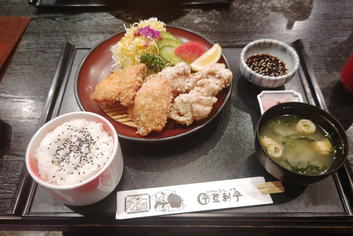 pumpkinnopump's tweet photo. 熊谷で食べた唐揚げ定食
凄く美味しかった！ https://t.co/oHGdj3AQpZ