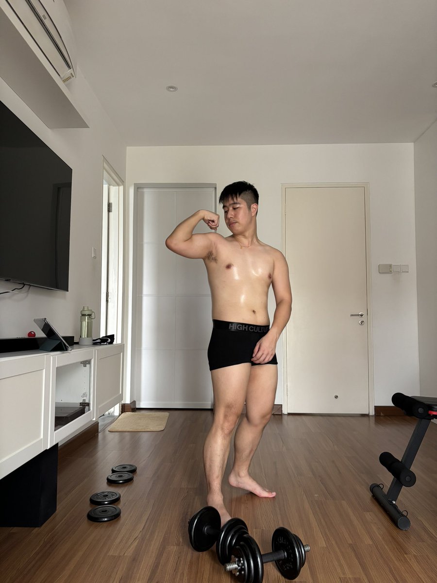 nicholasxwl's tweet photo. home workout 🥵 https://t.co/ppC8LCSr69