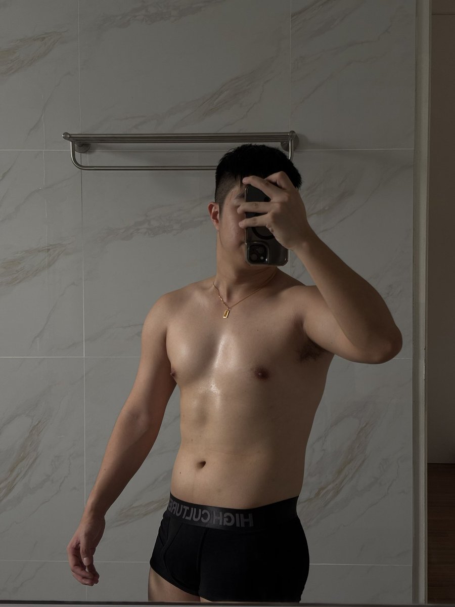 nicholasxwl's tweet photo. home workout 🥵 https://t.co/ppC8LCSr69