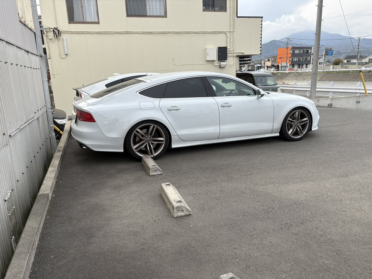 マイカーの車高下げた