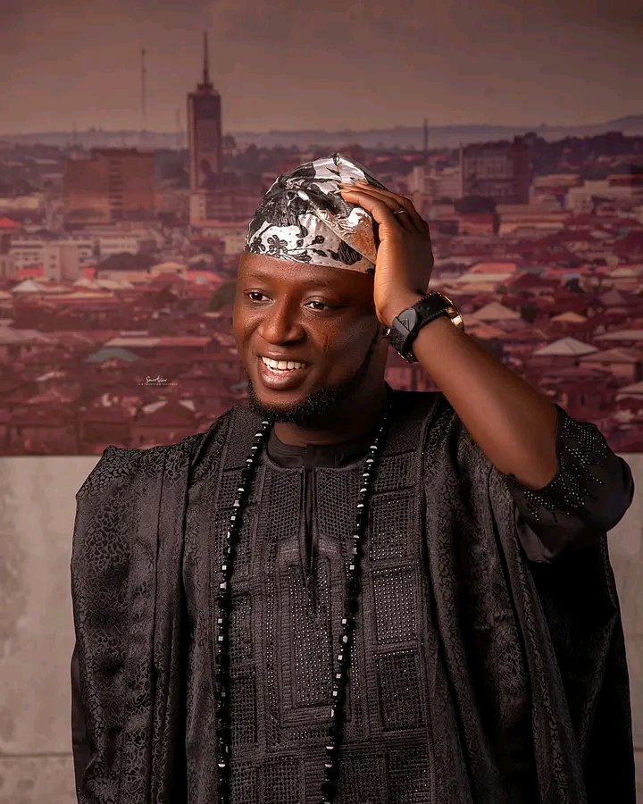 AK_Adekanmi's tweet photo. Today, we celebrate an integral.
Happy birthday Fountain!
Wishing you long life and prosperity in all your doings
Òjò pa ṣẹ̀kẹ̀rẹ̀ ọmọ Àtìbà
BBB tiwa gan gan ♥️
Ẹkùn ọkọ Baraka 🙌
Owó Baba Hikma 🙌
#Fountain
#April11th https://t.co/1DuMEk6C7X