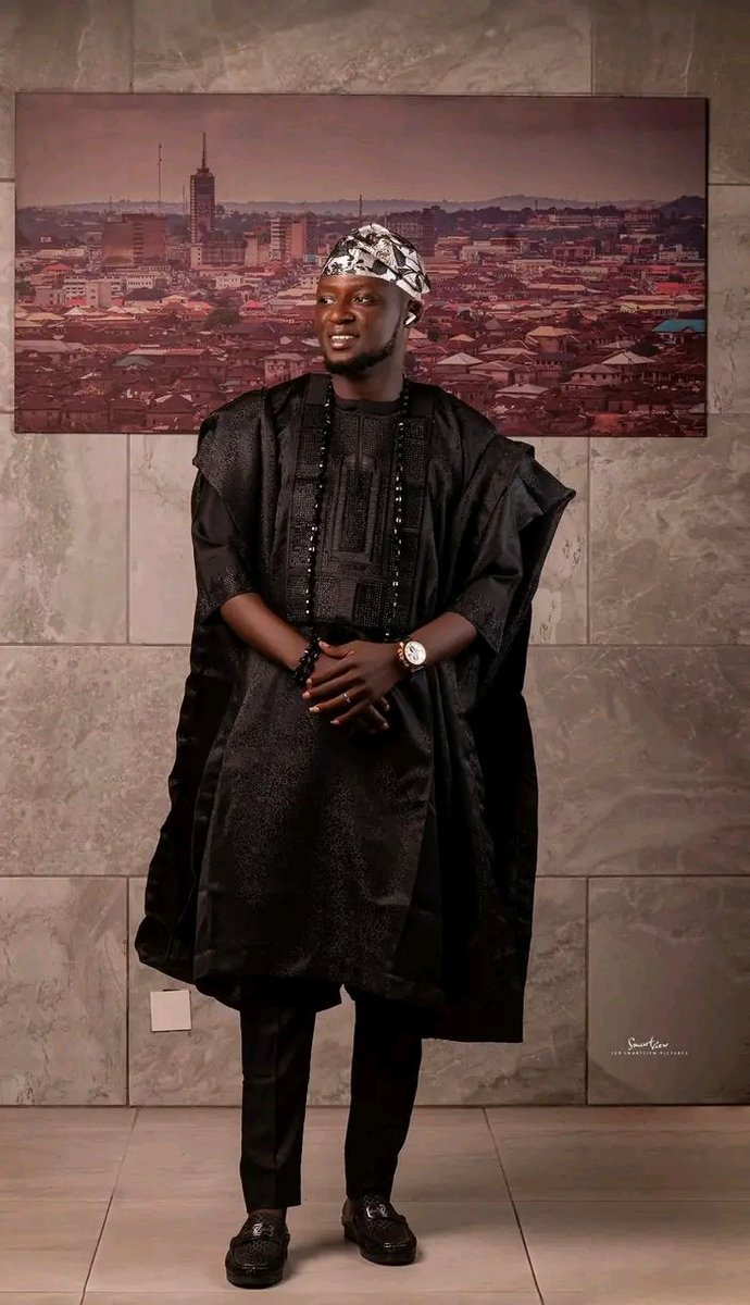 AK_Adekanmi's tweet photo. Today, we celebrate an integral.
Happy birthday Fountain!
Wishing you long life and prosperity in all your doings
Òjò pa ṣẹ̀kẹ̀rẹ̀ ọmọ Àtìbà
BBB tiwa gan gan ♥️
Ẹkùn ọkọ Baraka 🙌
Owó Baba Hikma 🙌
#Fountain
#April11th https://t.co/1DuMEk6C7X