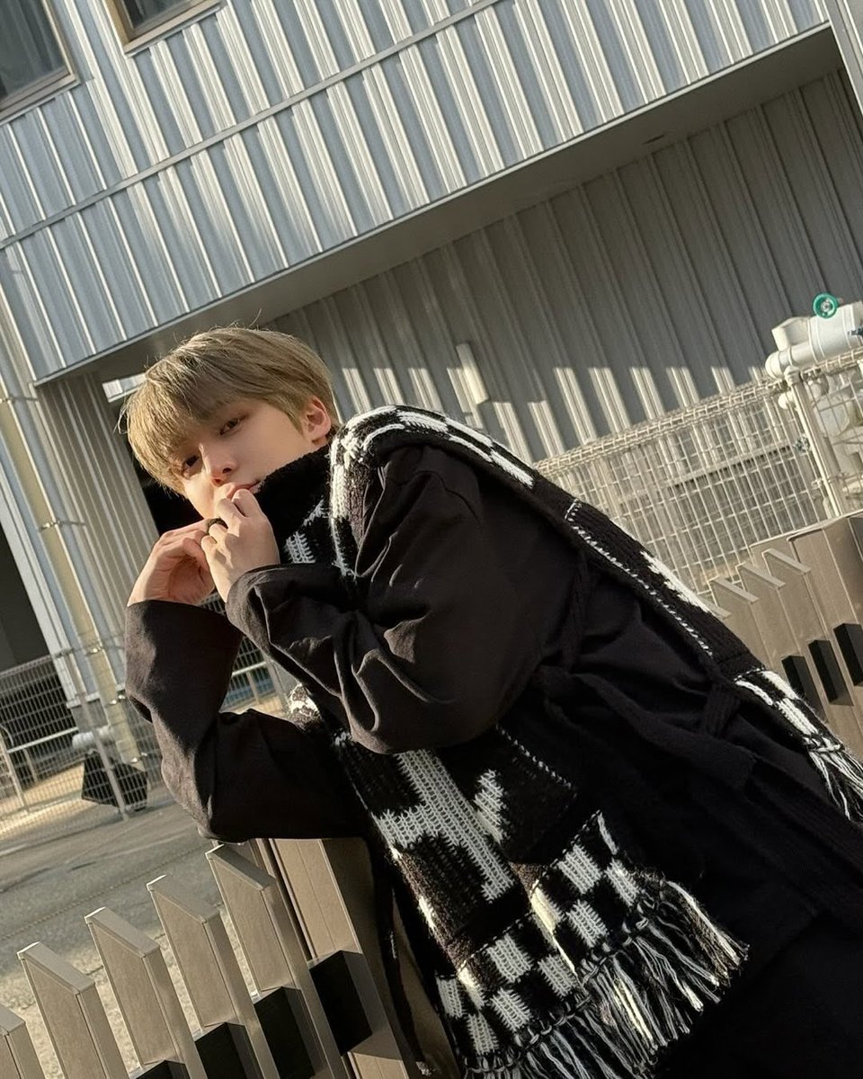 selfolssi ♤ tweet media