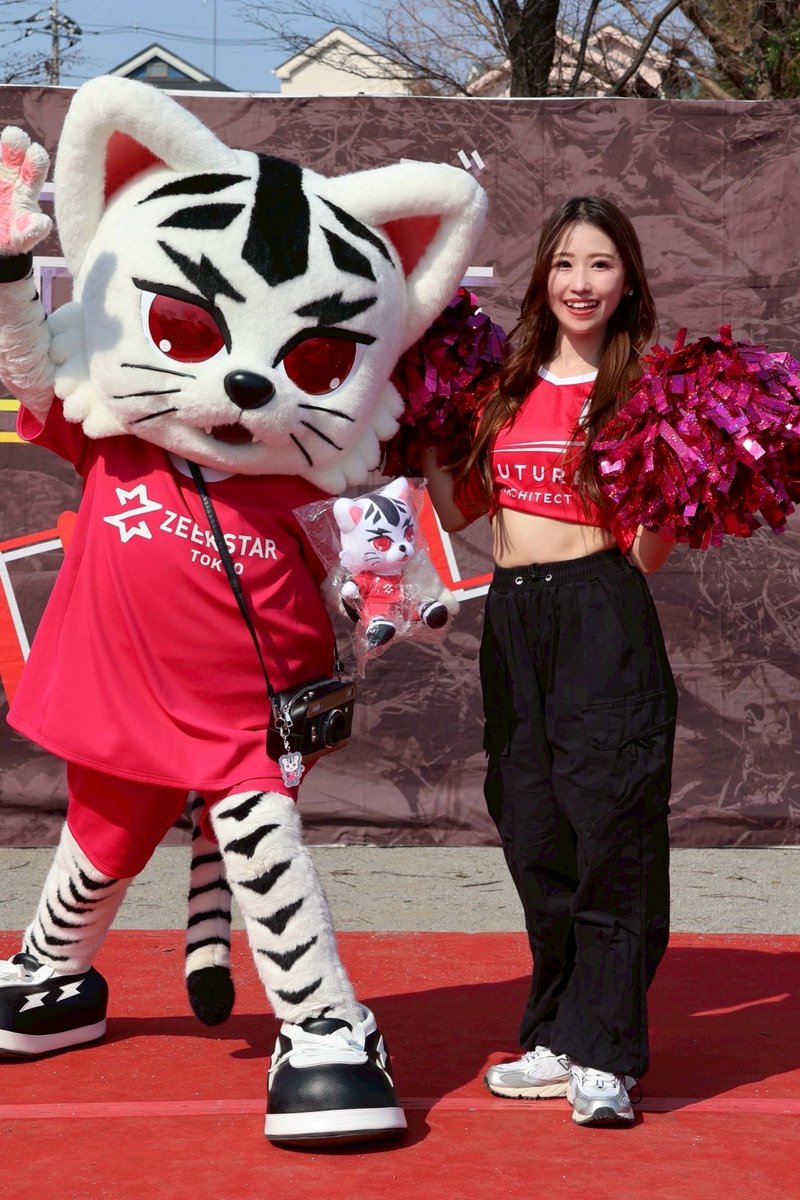 ZeekstarCheer's tweet photo. リーダーのANJUです👼🏻

新学期や新生活を迎えるみなさん、おめでとうございます✨
新たな門出を応援しています📣

先日、お花見をしました🌸
春になるとお花の写真をたくさん撮ってしまいます🥰

Next Home Game→4/19！
今季、ひがしんアリーナ ラストです✨

#ジークスター東京 
#チア
#ハンドボール https://t.co/KMHOqKyKrJ