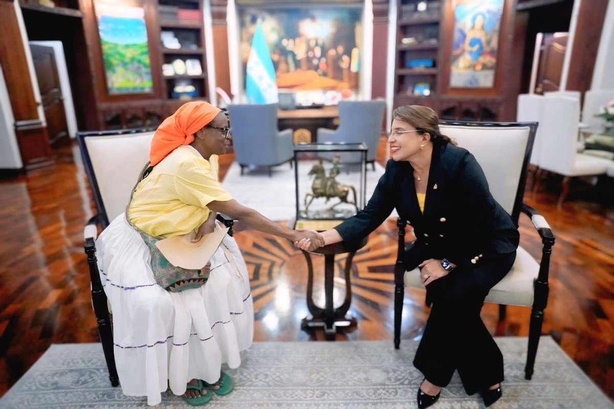 Xiomara Castro de Zelaya tweet media