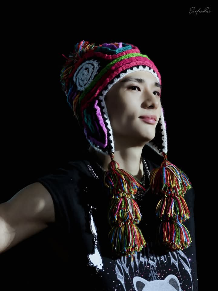 HyunjinPeru_'s tweet image. 🎨RANDOM // Lo único que esta bien en el mundo es hyunjin con chullo y el concierto 🔥🇵🇪
#dominATE_Peru #Hyunjin #limaperu
#YouMakeStrayKidsStay 
Nani 🥟//@HyunjinPeru_