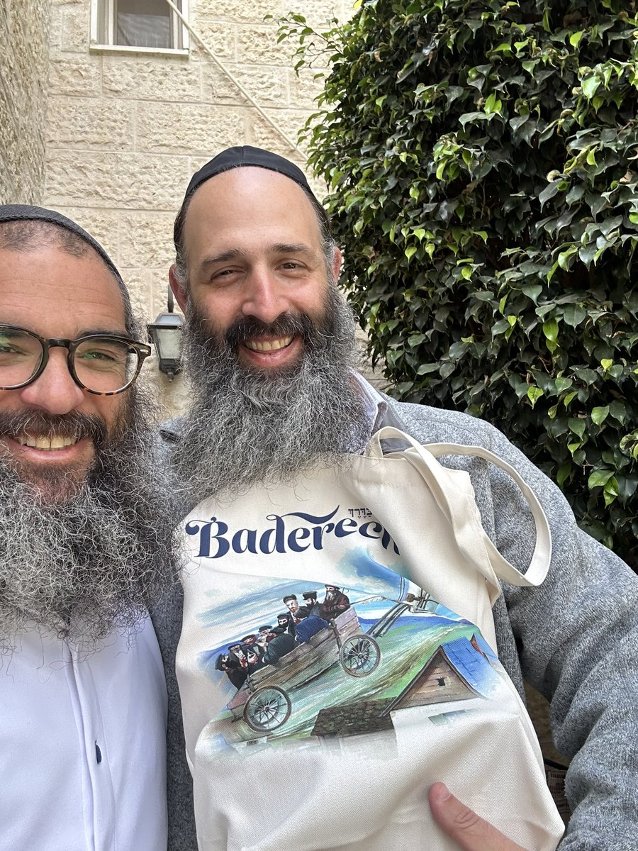 JudahMischel's tweet photo. @jeffreygoldgrab @YehudaSchupper @editorTheVues 🧔🏼‍♀️🧜🏿 https://t.co/oXznqFe7mG