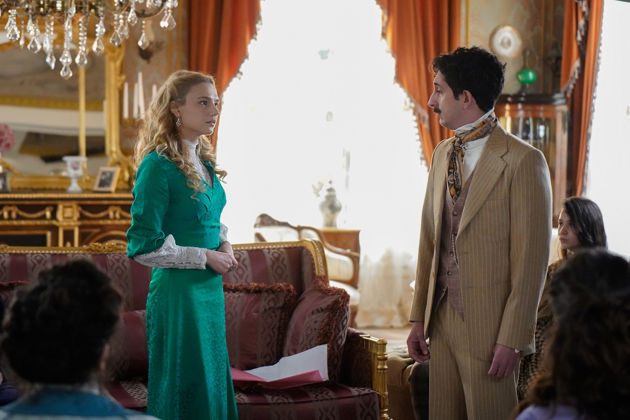 GoPHuY1WgAA_13I?format=jpg&name=large