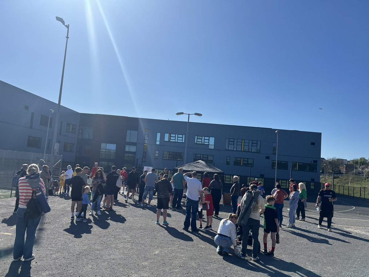 OWestSported's tweet photo. Pleasure to attend the @WalesDeafRugby community event last weekend, fantastic engagement numbers. 

Great to see some familiar faces from our @CymunedScarlets event that we ran in January. 

Da iawn pawb 👏🏻🏉🏆 https://t.co/yyL6jJknrZ
