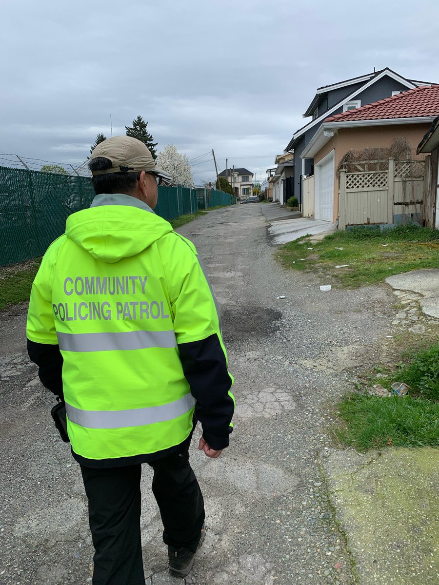 CollingwoodcpcC's tweet photo. 1/2
@CollingwoodCPC
2nd #Patrol,Thur.,
April 10th, with our
#volunteer & staff
was dispatched to check our area.
They planned their patrol route & proceeded to check the #Community, dealing w/ issues.
They checked lanes & side streets during their 2hr shift.
#CommunityCPC https://t.co/iA2Z0RPImx