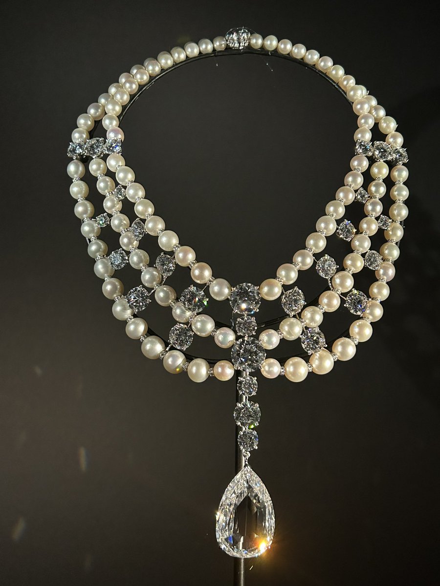 Sharons_Stones's tweet photo. As you know pearls are my passion 
A few snap shots of the new Cartier exhibition at the V&amp;A https://t.co/ZWhVuTBZy4