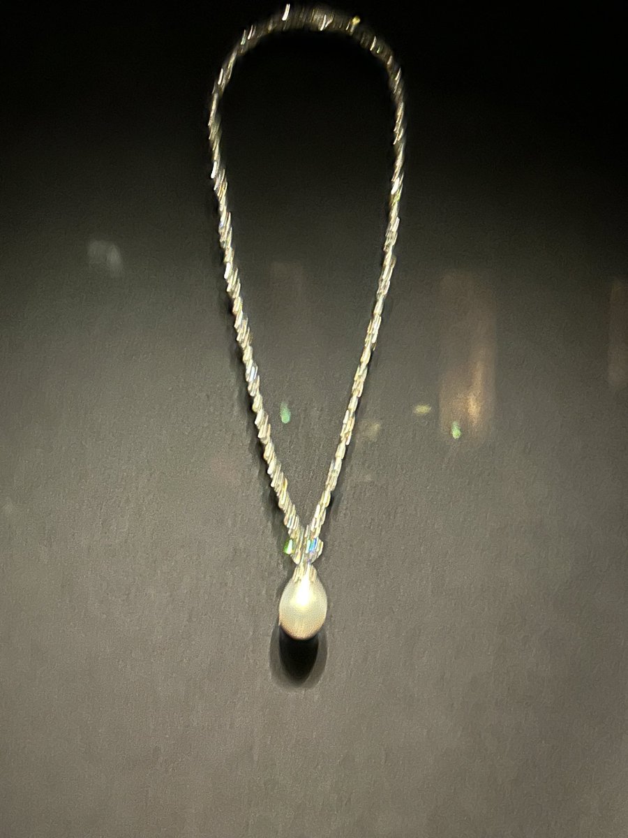 Sharons_Stones's tweet photo. As you know pearls are my passion 
A few snap shots of the new Cartier exhibition at the V&amp;A https://t.co/ZWhVuTBZy4