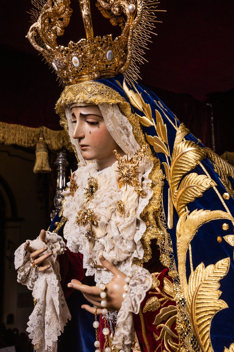DoloresSanJuan's tweet photo. ❤️🗡️ ¡Es Viernes de Dolores!

🕯️ Como marca la tradición, la Santísima Virgen preside la parroquia de San Juan Bautista en su trono procesional. ¡Acude a su encuentro en el día grande de nuestra Archicofradía! 

📸 @LMFotosCofrades 
#cofradíasMLG https://t.co/MOfFfTQLwR