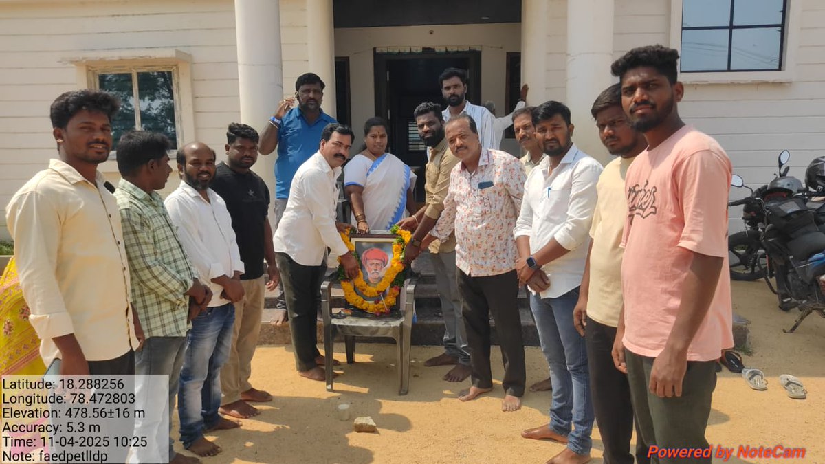 BalrajuBsp's tweet photo. బడుగు బలహీన వర్గాల ఆశజ్యోతి, అంటరాని తనాన్ని రూపుమాపడానికి కృషి చేసిన సంఘ సంస్కర్త, సామాజిక తత్త్వవేత్త,మహిళ విద్యాభివృద్ధికి మార్గదర్శి, నిత్య స్ఫూర్తి ప్రధాత
*మహాత్మా జ్యోతి భాఫూలే గారి 198 వ జయంతి* ని ఈరోజు ఫరీద�� పేట్ గ్రామంలో నిర్వహించడం జరిగింది. https://t.co/AUjTwNJfQy