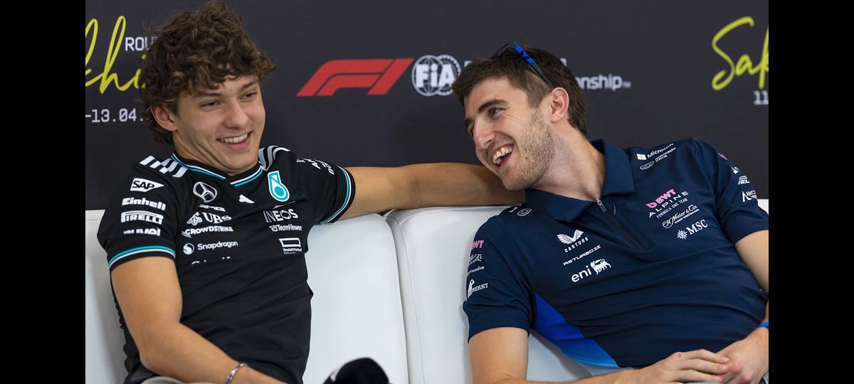 Apparently Jack and Kimi are busying talking when Carlos was grilled on his mid performance so far

(I need the video pls &amp; thk u)