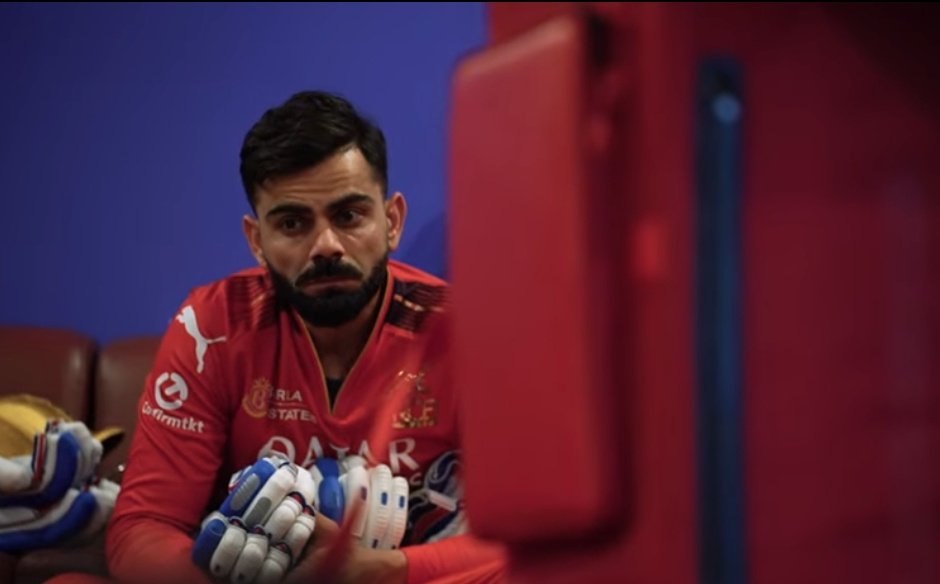 Virat Kohli after yesterday's loss in the dressing room at Chinnaswamy. 🥺