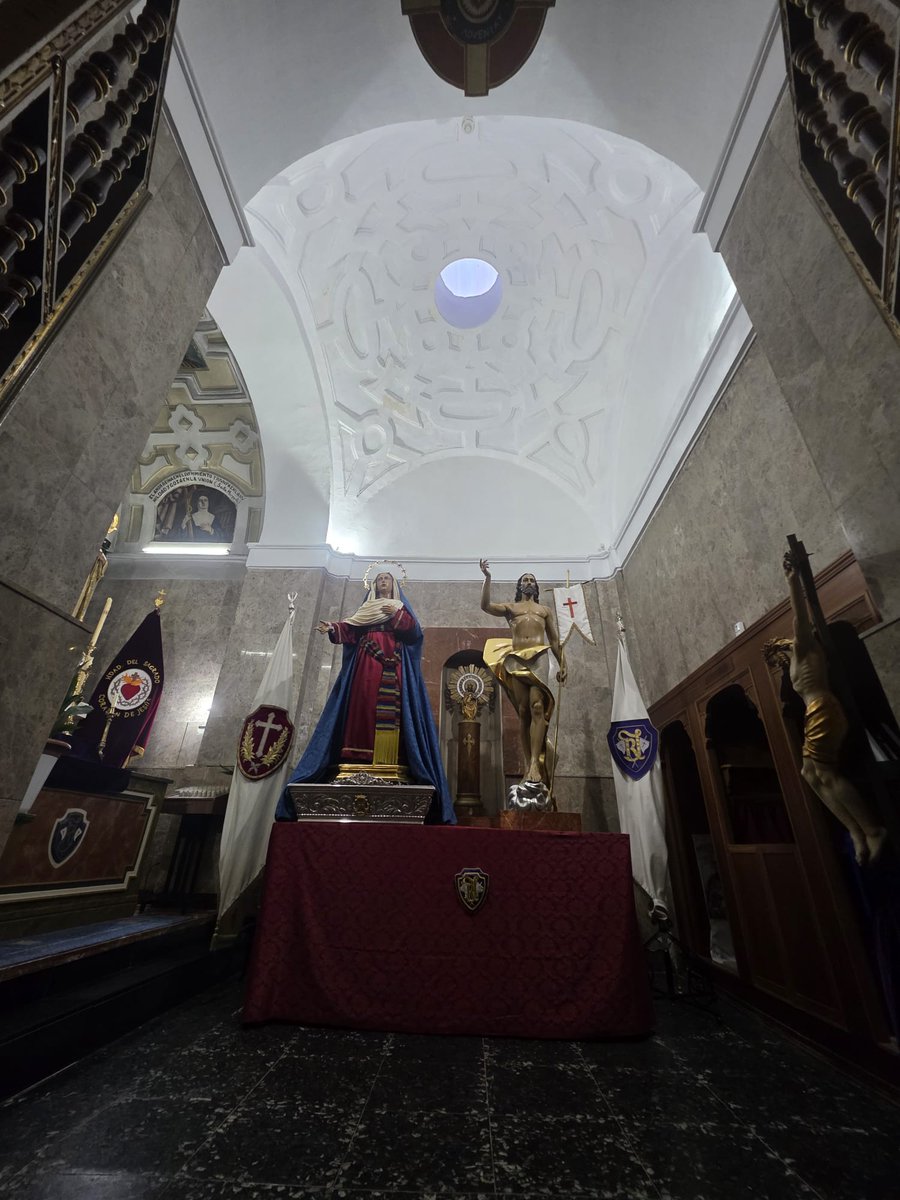 VH Jesús Resucitado y María Santísima del Amparo tweet media