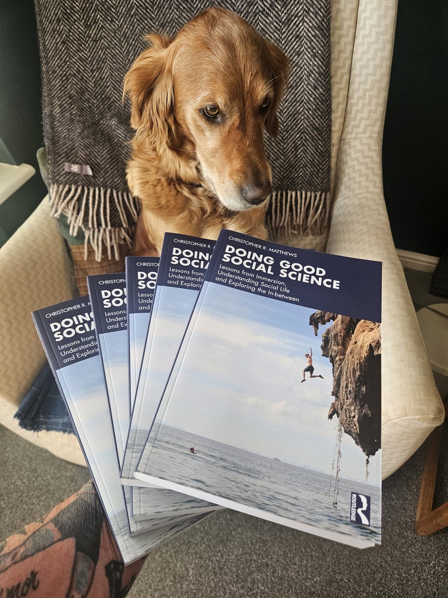 Are you a UK based self-funded post grad researcher? (PhD, MRes etc) If so, I'd like to send you a copy of my book. I have *five* to give away. Please share and drop a note below or DM me. I'll announce next Friday (from the pub) 🐕 📖 🍺 more info - 

immersiveresearch.co.uk/bookshop