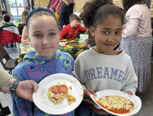 DorsetComFnd's tweet photo. We love it when we see our funding in action. Townsend Community Association is using part of a grant from our @BCPCouncil Food and Energy Support Fund for weekly community cooking workshops, helping families make their budget go further, with the aid of @TheFriendlyFood Club. https://t.co/Aoib41e5F5