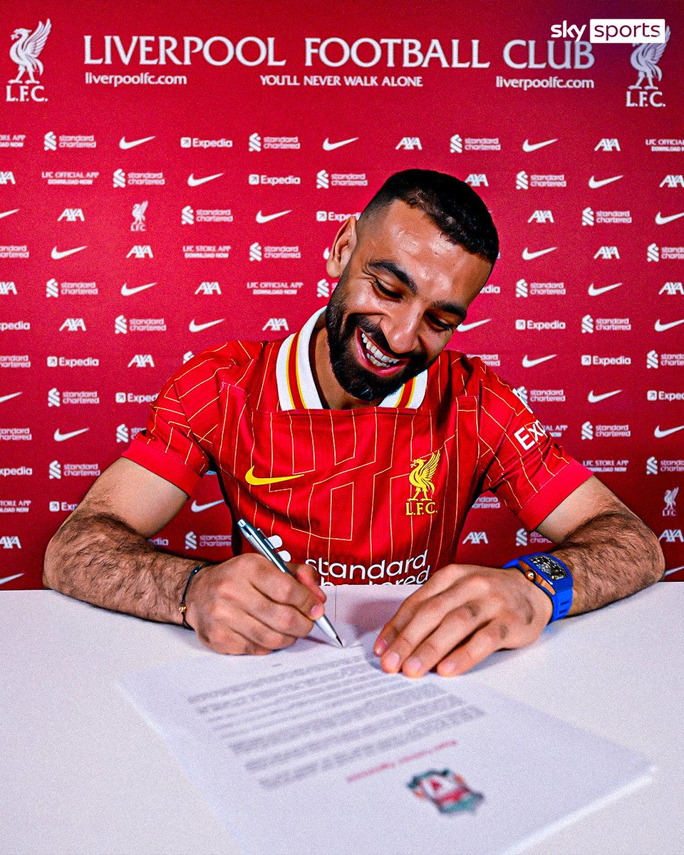 The photo we have been all waiting for! 😭