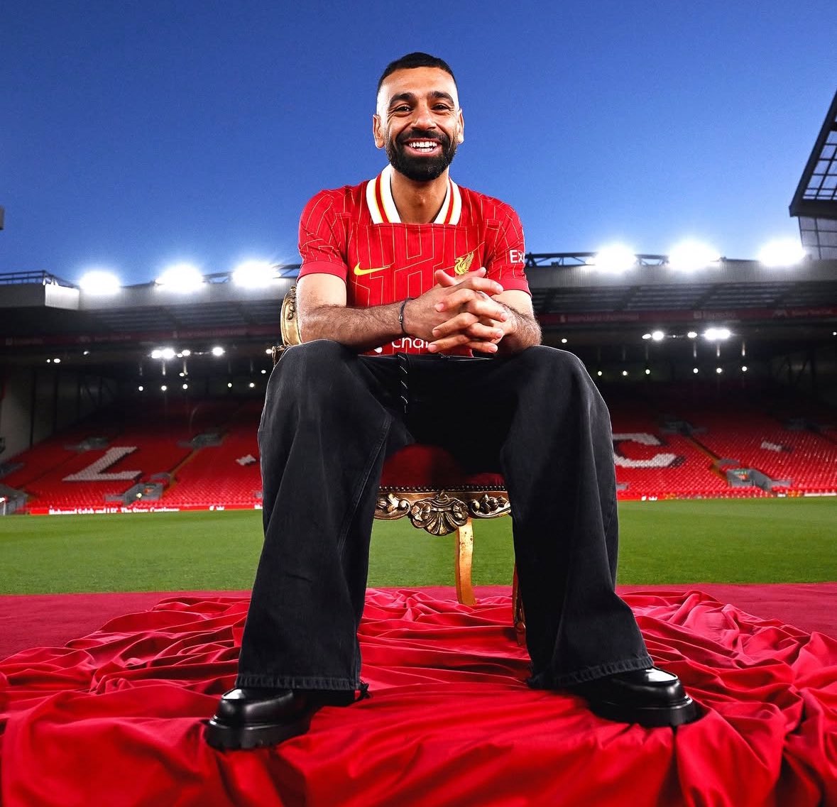 ❤️🇪🇬 Mo Salah: “I’d like to say to our fans I am very, very happy to be here. I signed here because I believe we can win a lot of big trophies together”.

“Keep supporting us and we'll give it our best, and hopefully in the future we're going to win more trophies”.