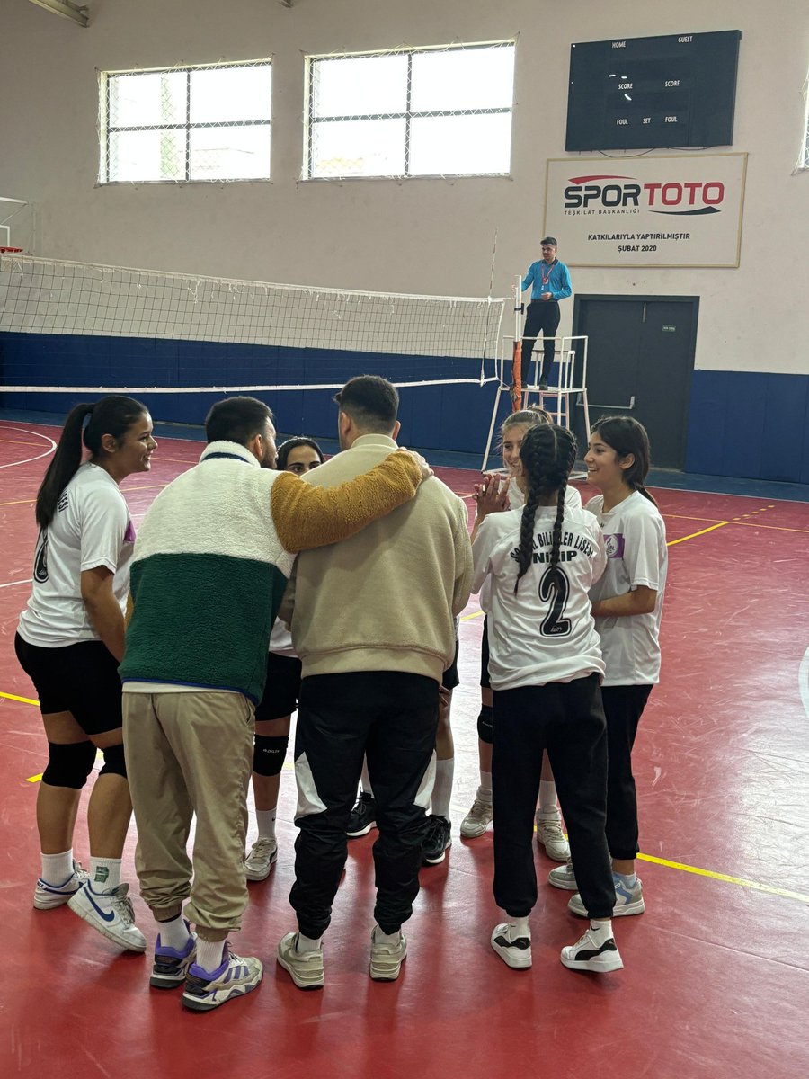 NSBL filenin sultanları rakiplerini yenerek ilçede grup 1.si olmuştur. İl birinciliği için Gaziantepte yolumuza devam ediyoruz👏🏼🏐💫<a href="/gencliksporbak/">Gençlik ve Spor Bakanlığı 🇹🇷</a> @Cgnde <a href="/NizipilceMEM/">Nizip İlçe Milli Eğitim Müdürlüğü</a>
