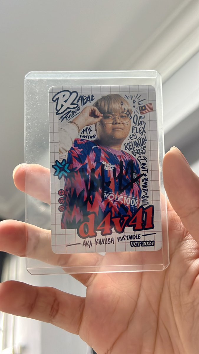 MilkVLR's tweet photo. @pprxteam still waiting for guys to win champs so i can sell this https://t.co/1SuN4qymxO