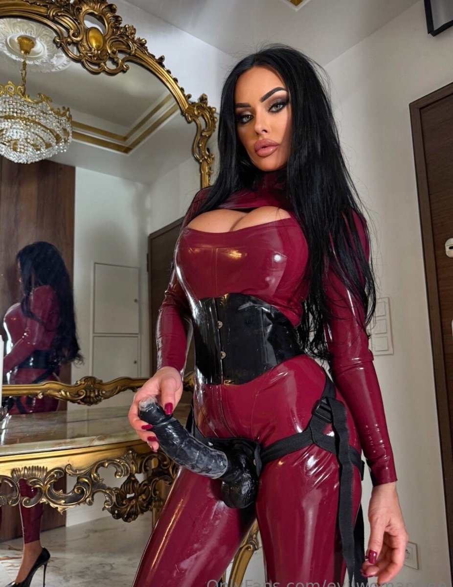 Evil woman loyal slave (Welcome to Berlin) tweet media