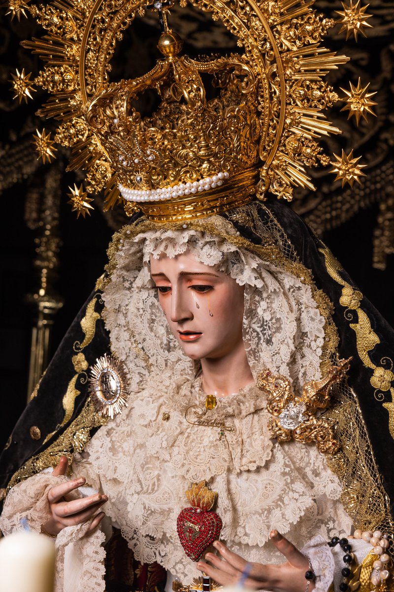 ❤️‍🔥Nuestra Señora de la Caridad ya se encuentra vestida para el Viernes Santo de 2025.

#CofradiasMLG #AmoryCaridad25