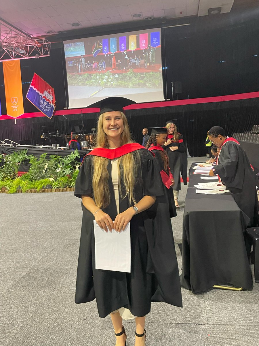 UFSweb's tweet photo. Congratulations to Tegan Bruyns, one of only five students to graduate with distinction in the Postgraduate Diploma in Financial Planning. Your hard work, late nights, and dedication have paid off.
#UFSGraduations2025 | #ProudlyKovsies | #AcademicExcellence https://t.co/4dltjSvmBx