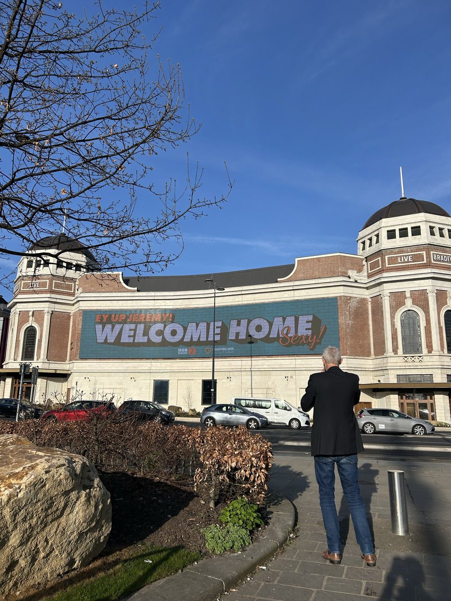 Bradford_Live's tweet photo. Helping @scott_mills give @theJeremyVine a little surprise #WelcomeHomeSexy https://t.co/XheHEvRawh