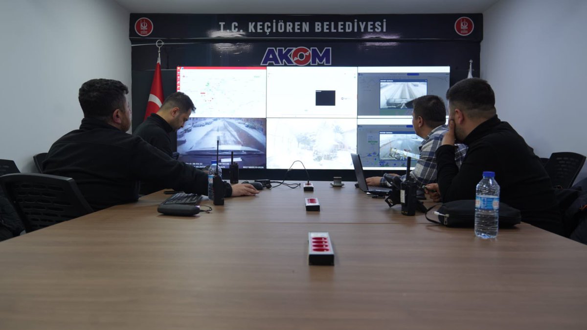 ❄️ İlçemizin her köşesinde karla mücadele çalışmalarımıza aralıksız devam ediyoruz.

🔴 kartakip.kecioren.bel.tr