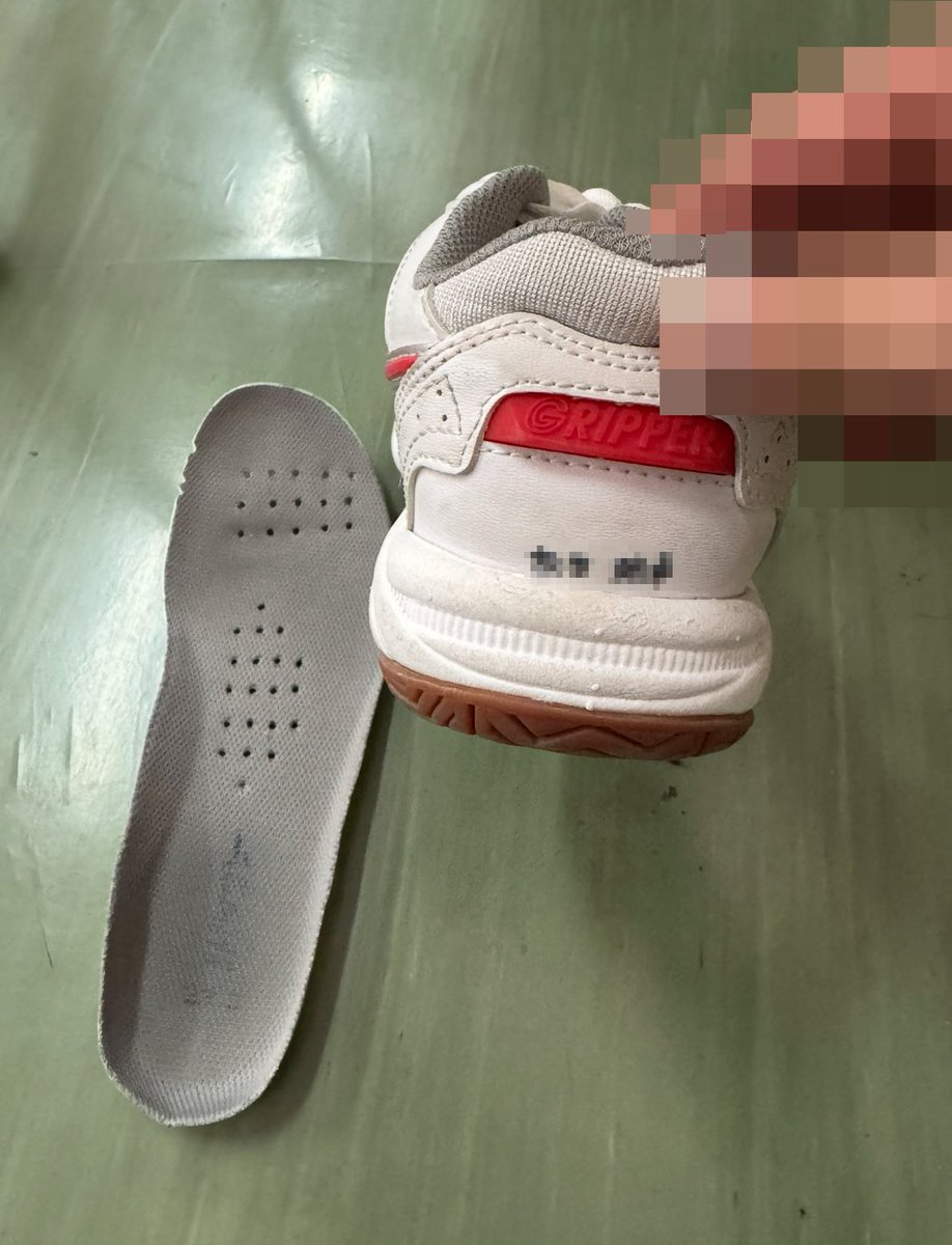 Yu3a11's tweet photo. JK3低身長バスケ部ちゃん 22.5cm
臭いはバスケ部なので予想通りの納豆臭でエグかったです💕💕
200payで顔や白ソ足裏などの写真が入ったフォルダー渡します。(26枚)
気軽に声��けてください🤝
#足裏フェチ
#中敷き
#靴フェチ
#臭いフェチ https://t.co/fEOZ7hYLGt