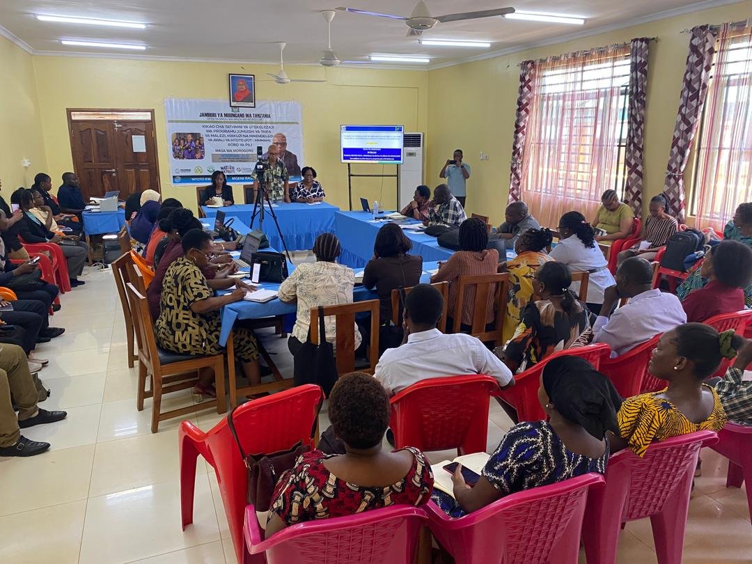 ECDNETWORK's tweet photo. π’@ECDNETWORK continues driving ECD reflection and decision making through #NMECDP 2021/22β2025/26 quarterly reviews meetings in all 26 regions.
Chaired by RAS attended by state and non-state actors.
Letβs push for:
π°#ECDBudgeting
π#DataDrivenECD
π#ECDCapacity
#InvestInECD https://t.co/cIt9E78eN0