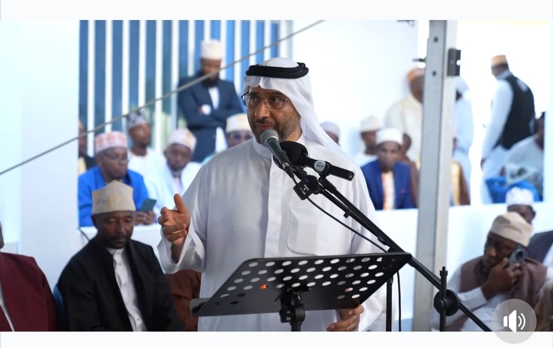 SaoudAbou's tweet photo. في إطار جهود صاحب السمو الشيخ الدكتور سلطان بن محمد القاسمي حاكم الشارقة في نشر  كتاب الله وتحفيظه في قارة إفريقيا ضمن نشاطات الجامعة القاسمية قام سعادة رئيسها الأستاذ ��مال سالم الطريفي وسفير الإمارات جمعة راشد الرميثي بافتتاح مدرسة تحفيظ القرآن الكريم ببلدة "تسيجي " في جزر القمر https://t.co/cUMaqXMZ26