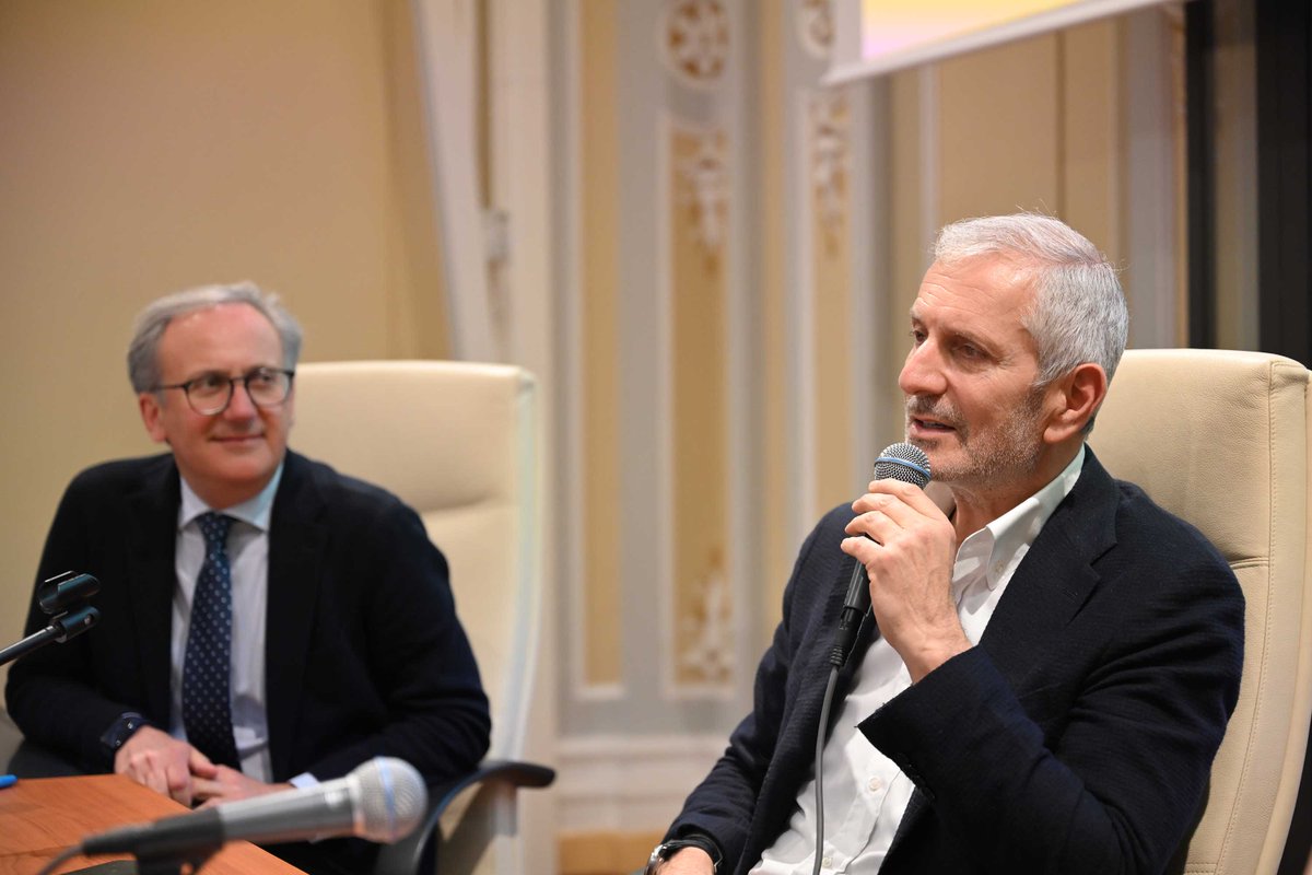 Elogio dell’ignoranza e dell’errore
Gianrico Carofiglio alla Scuola Superiore di Catania ha presentato il suo ultimo libro, celebrativo di due aspetti tanto umani quanto screditati dalla società odierna
<a href="/unict_it/">Unict</a> #unict #unictmagazine
unictmagazine.unict.it/elogio-dellign…