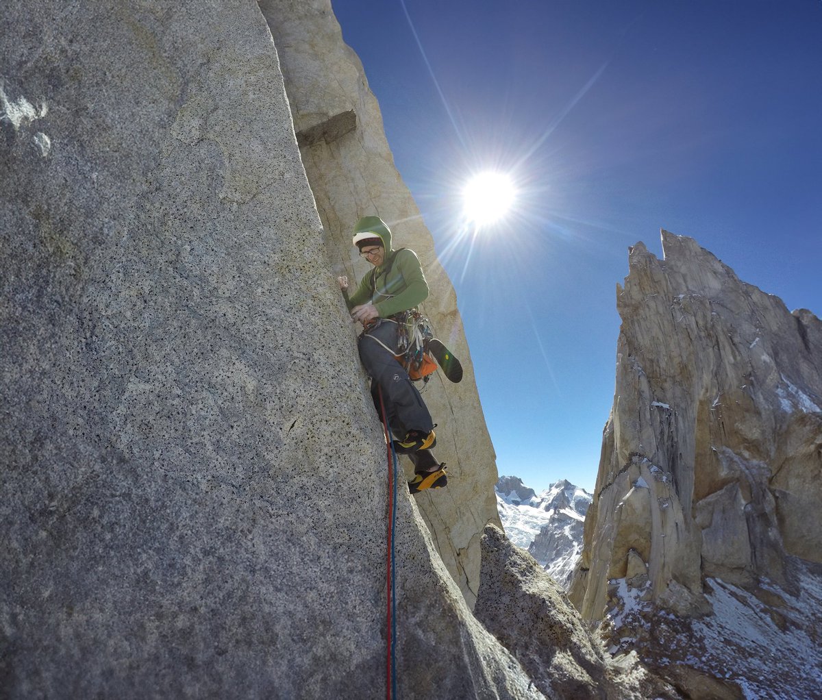 hermanospou's tweet image. Slab exploring 🫣😋🥰
Durante la apertura de HAIZEA” 7b/+/60º/550m, Patagonia

#neverstopexploring #newroute #poubros #adventure #MADEbypou #escalada #multipitch #tradclimbing 

@thenorthface @Sportiva @Leatherman @turismogc
