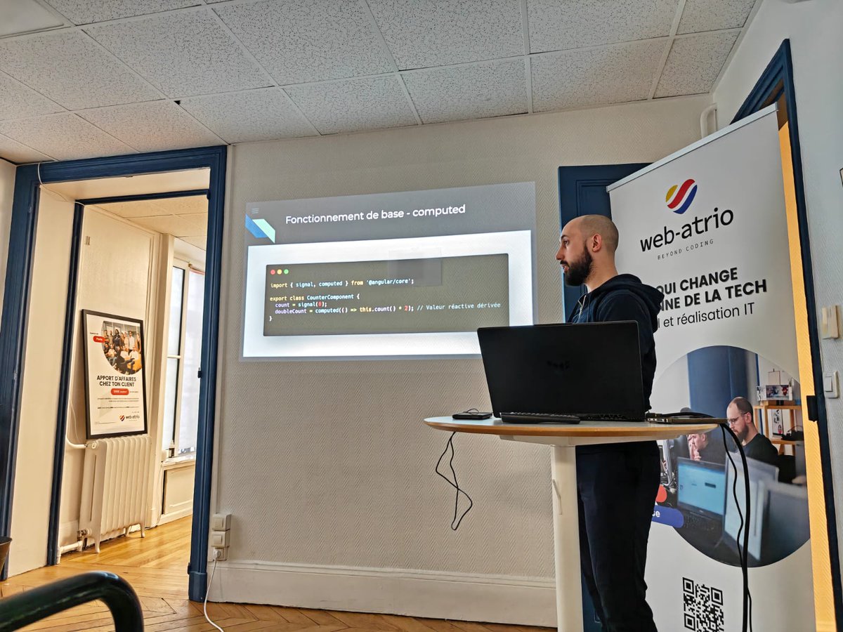 ezchilamen's tweet photo. [FR]
Hier, jeudi 10 Avril, s'est tenu la deuxième édition du meetup @angular #Paris.

J'ai eu l'immense honneur d'y avoir participé en qualité de speaker où j'ai parlé de l'injection de dépendances en Angular.

Merci à #William #Marques

-------------------

[EN]
Yesterday, Thursday April 10, was the second edition of the @angular #Paris meetup.

I had the great honor of taking part as a speaker, where I talked about dependency injection in Angular.

Thanks to #William #Marques

Credit photo 1 : @rblmdst