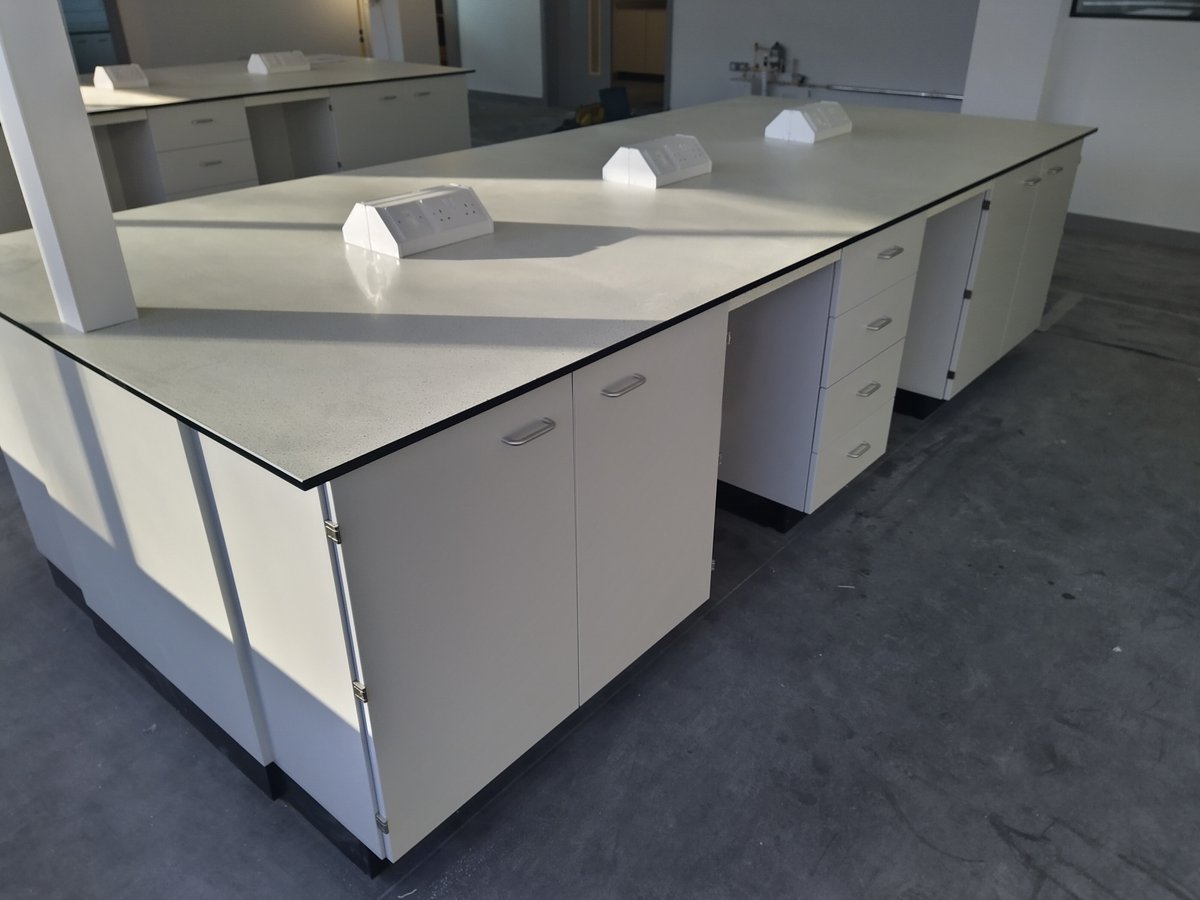 new_lab's tweet photo. A custom lab refit designed and manufactured in-house and installed by our team for our client Tenmat - including fixed cupboards and drawers with a Trespa worktop, and epoxy sinks.

#LabTable
#MadeInBritain
#MadeInYorkshire
#EnablingScience
#Trespa
#LabFurniture
#LabSinks https://t.co/yoQ0U4V7D9
