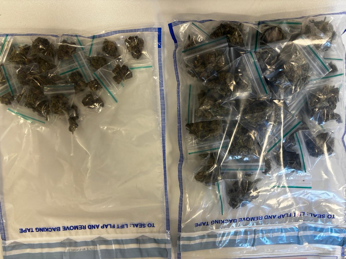 MPSBarnet's tweet photo. West Hendon CPT officers #arrested a 17yo for Possession of an Offensive #Weapon and Possession with intent to supply (PWITS). The #knife was found in his waistband, he has been #charged and #remanded for the knife and #bailed for the #PWITS. #CommunityCrimeFighting #ClassB https://t.co/8NCnn6lImC