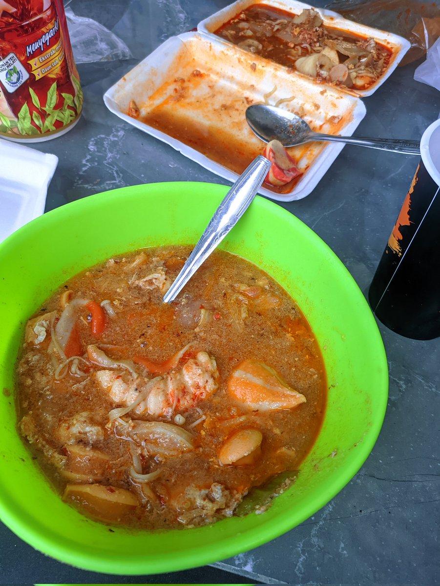 sheeget8's tweet photo. @FOODFESS2 Pertama kali ny nyoba seblak prasmanan abis 30rb, biasanya beli yg 10rb an https://t.co/NGSwOmlGnT