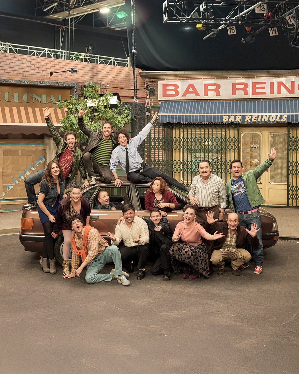 sonypictures_es's tweet photo. Finaliza el rodaje de 'Aída y vuelta', dirigida por @pacoleonbarrios . 🎥

La película se ha rodado en diferentes localizaciones del centro de Madrid y en el plató original de la serie en Globomedia (The Mediapro Studio). https://t.co/1bCs13eV9M