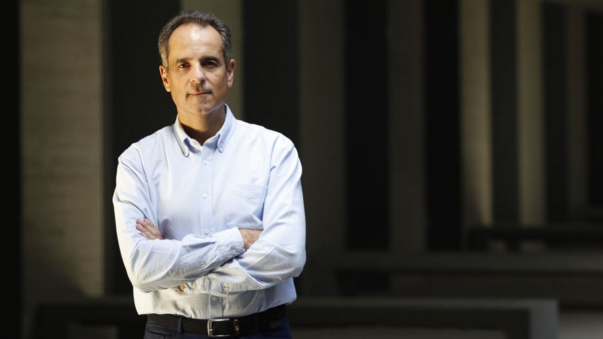 QSDglobal's tweet image. Se cumplen 40 años de trabajo del Equipo Argentino de Antropología Forense, clave en la identificación de desaparecidos durante la dictadura.

🧬 Lo abordamos con José Antonio Lorente, catedrático de Medicina Legal #UGR

📻 #DiariodeAusencias | Sábado 19 | 22:05h @radio5_rne