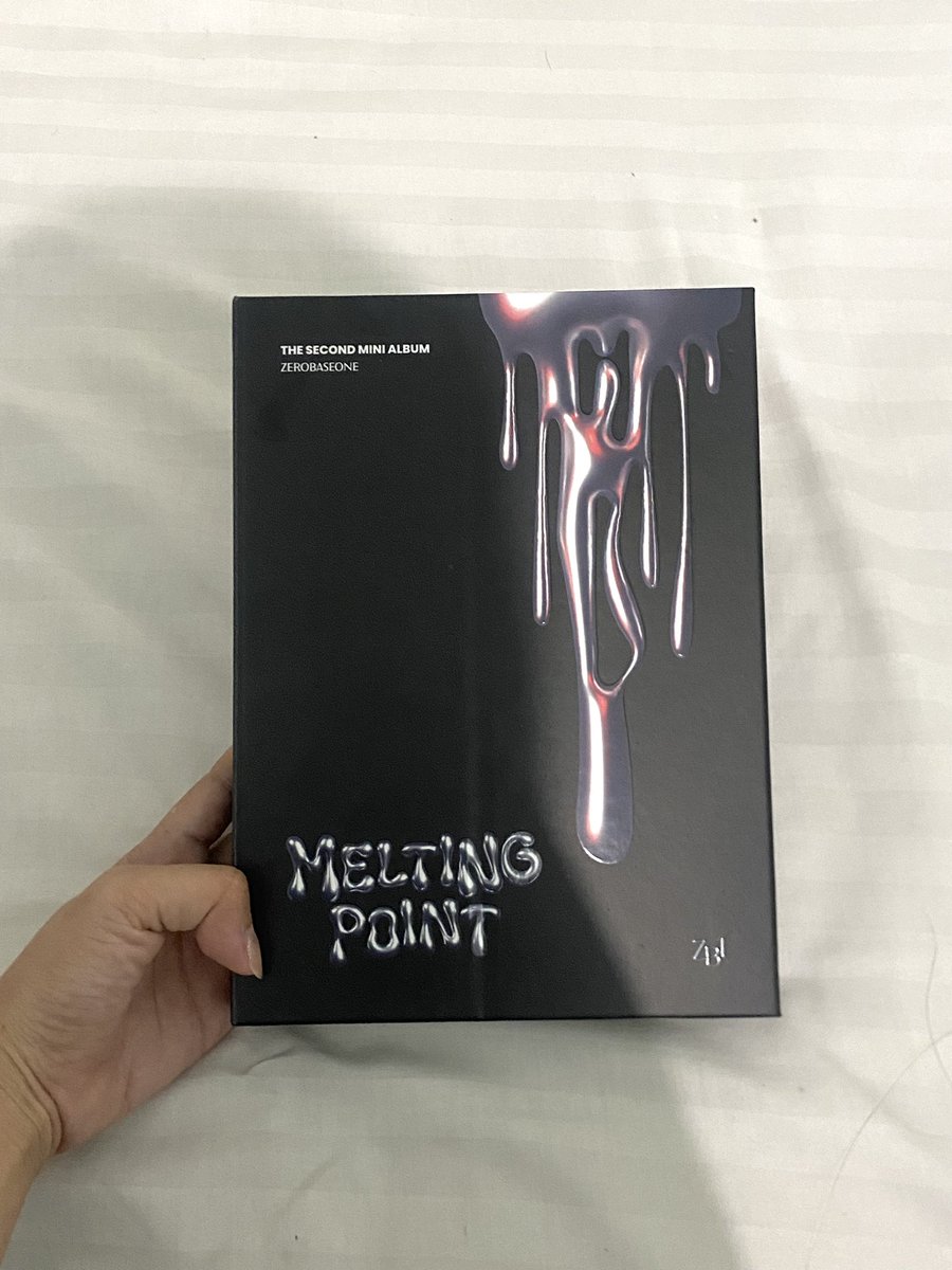 geonugie's tweet photo. WTS Album Melting Point ZB1 Loyalty Ver unsealed 

✨165.000 lengkap dapet semuanyaa beli di korea  bs shopee or manual yukyuk takee https://t.co/fdk9omvmmk